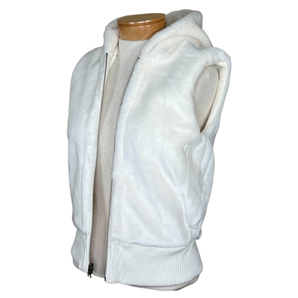 Old Navy Women’s Ivory Reversible Faux Fur Lined Sweatshirt Hooded Vest S NWT - Picture 16 of 16
